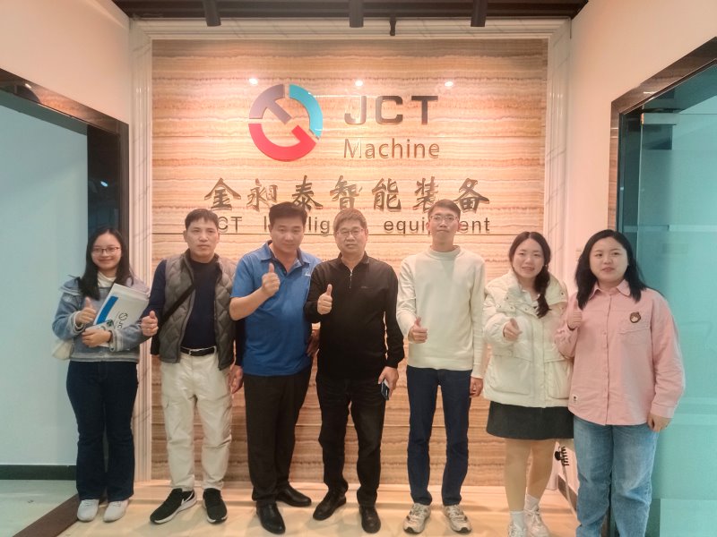 Клиенты из Вьетнама посещают JCT Machinery